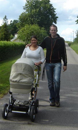 43  Promenad med mamma och pappa